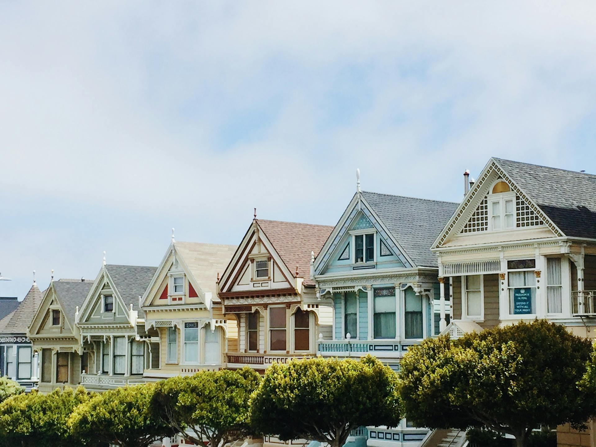 Top 4 Factors to Consider When Choosing Your Mortgage